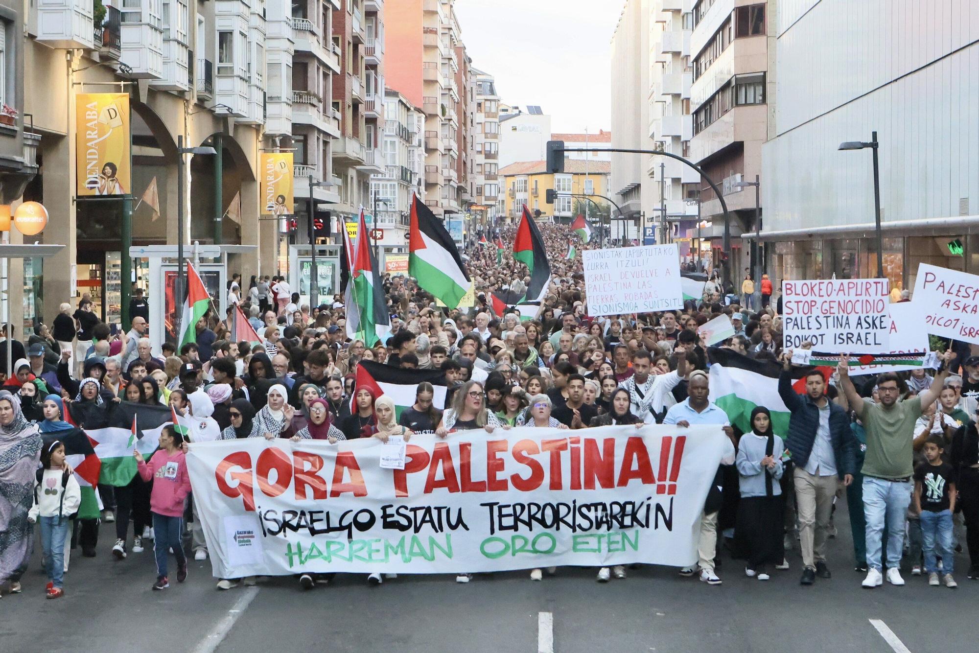 En imágenes: Vitoria protesta contra el genocidio en Gaza