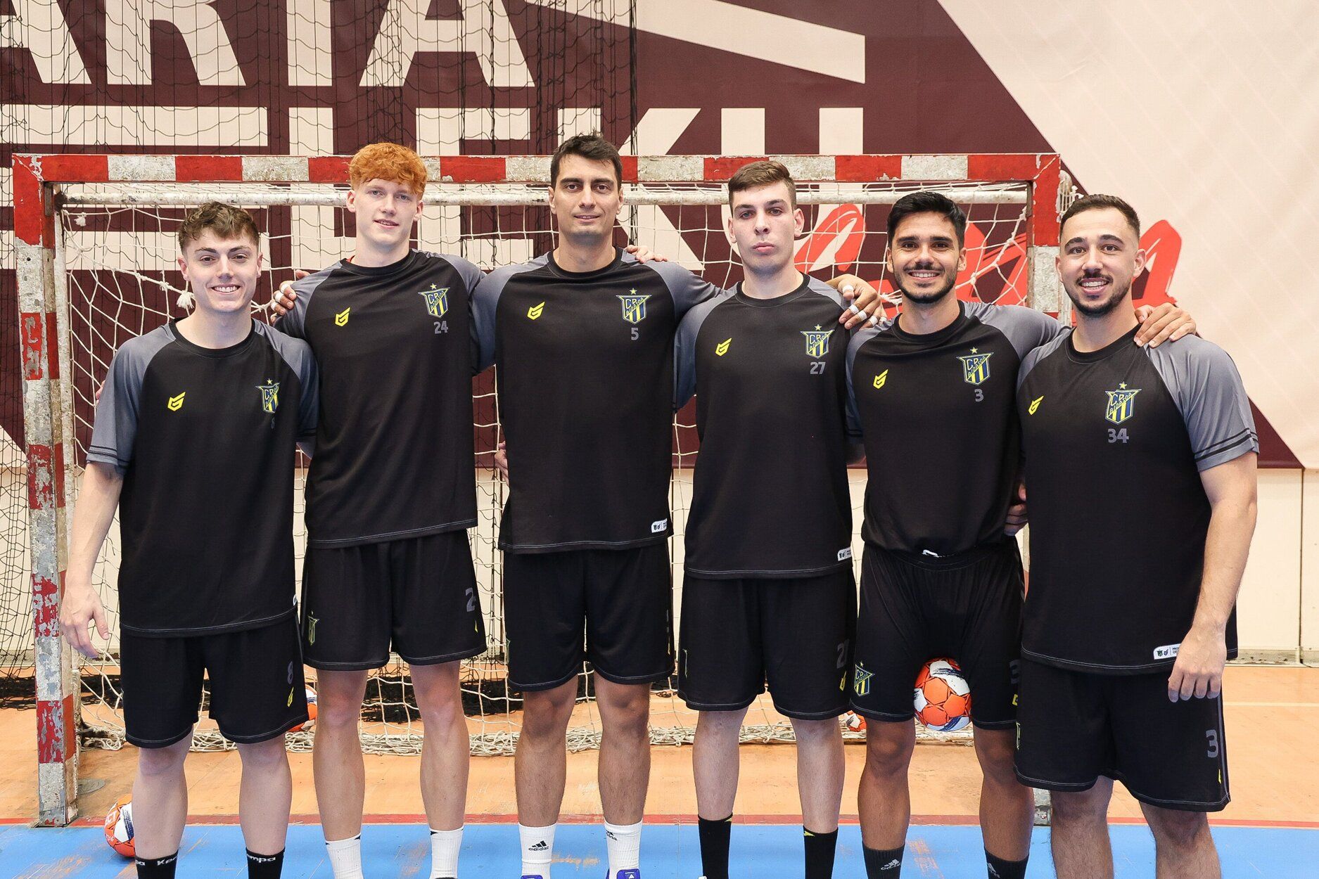 Xavier González, Piotr Mielczarski, Iñaki Peciña, Mario Nevado, Xavi Tuà y Nacho Valles, las seis incorporaciones del nuevo Bidasoa