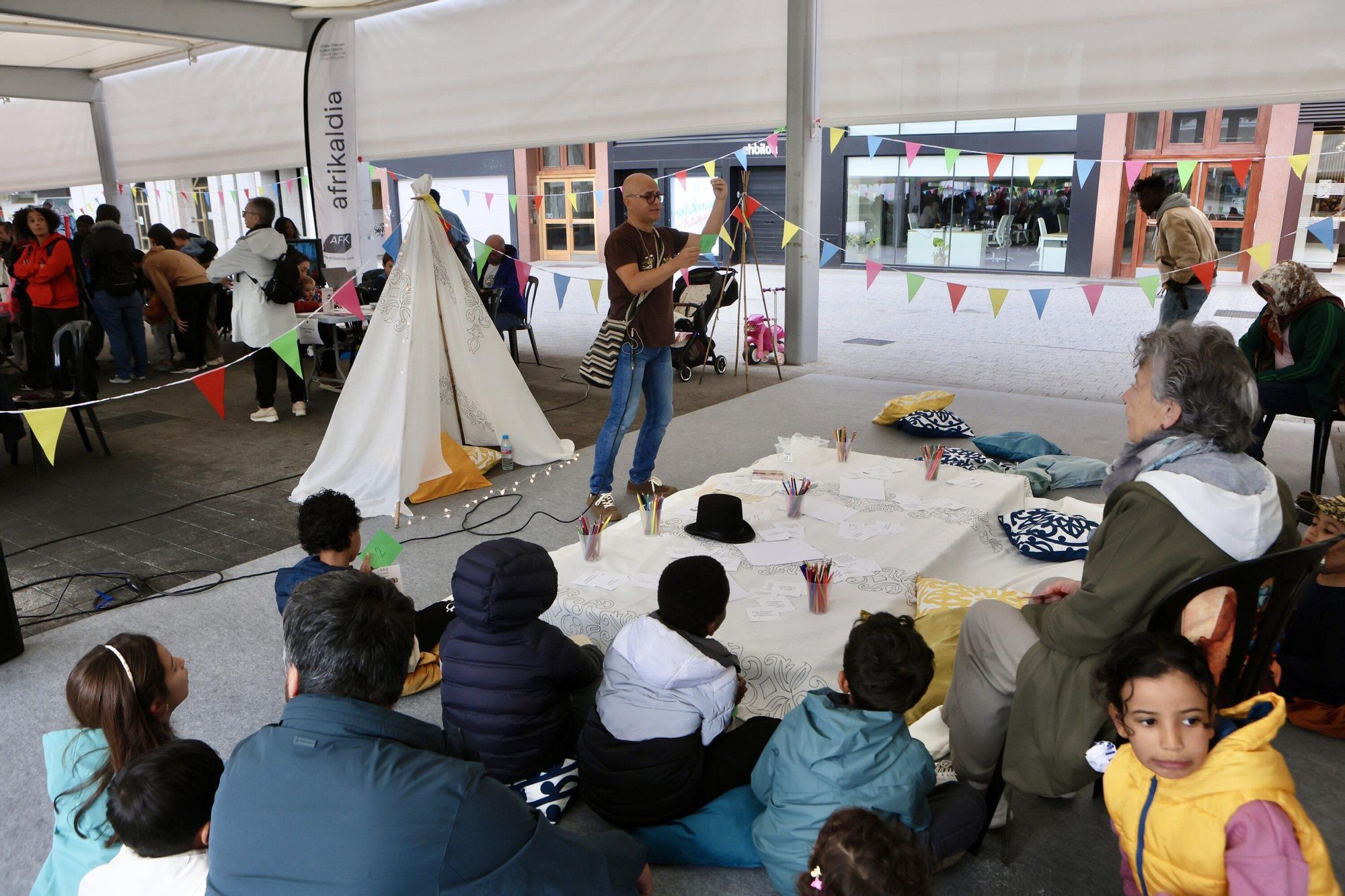 En imágenes: Encuentro intercultural en la plaza Santa Bárbara