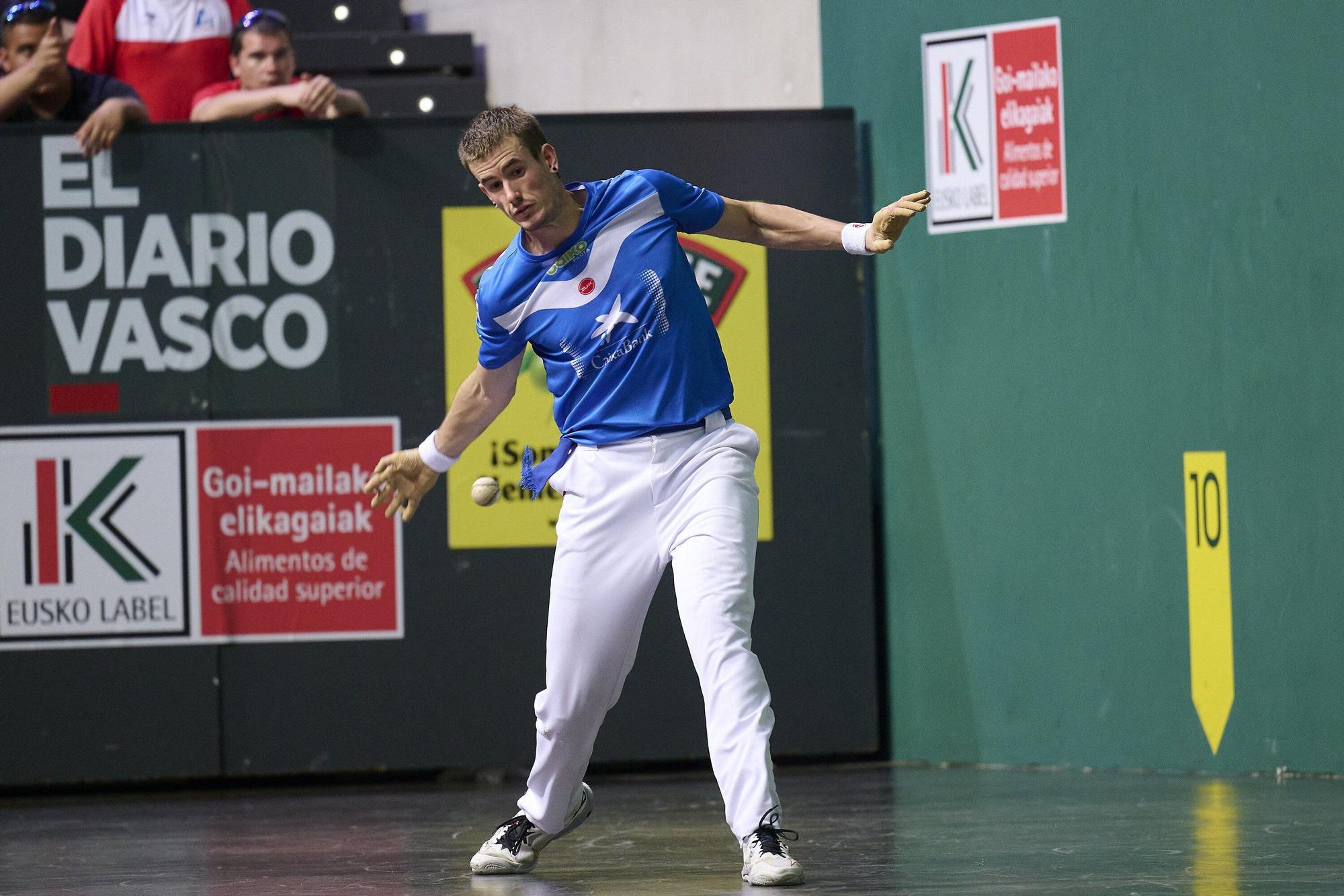 Javier Zabala y Jon Mariezkurrena, campeones del Masters CaixaBank ante Altuna III e Imaz en el Navarra Arena.