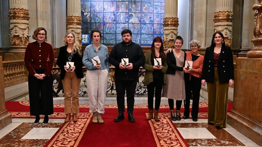 Los XXI Lauaxeta Sariak se abrochan con el premio honorífico a la canción ‘Bizkaia Maite’ de Benito Lertxundi y Jose Anjel Irigarai