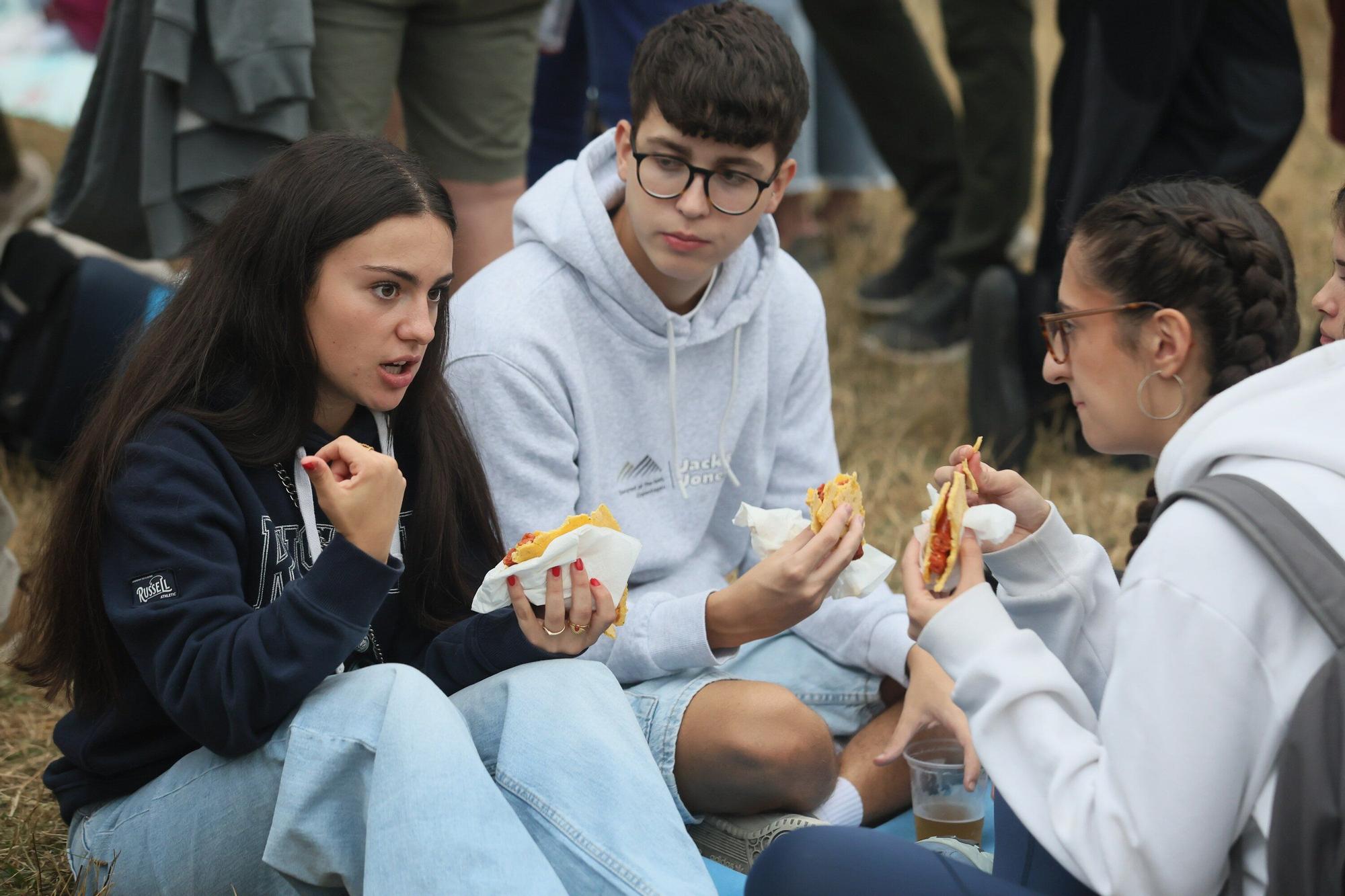 En imágenes: Las campas de Olarizu se llenan de fiesta
