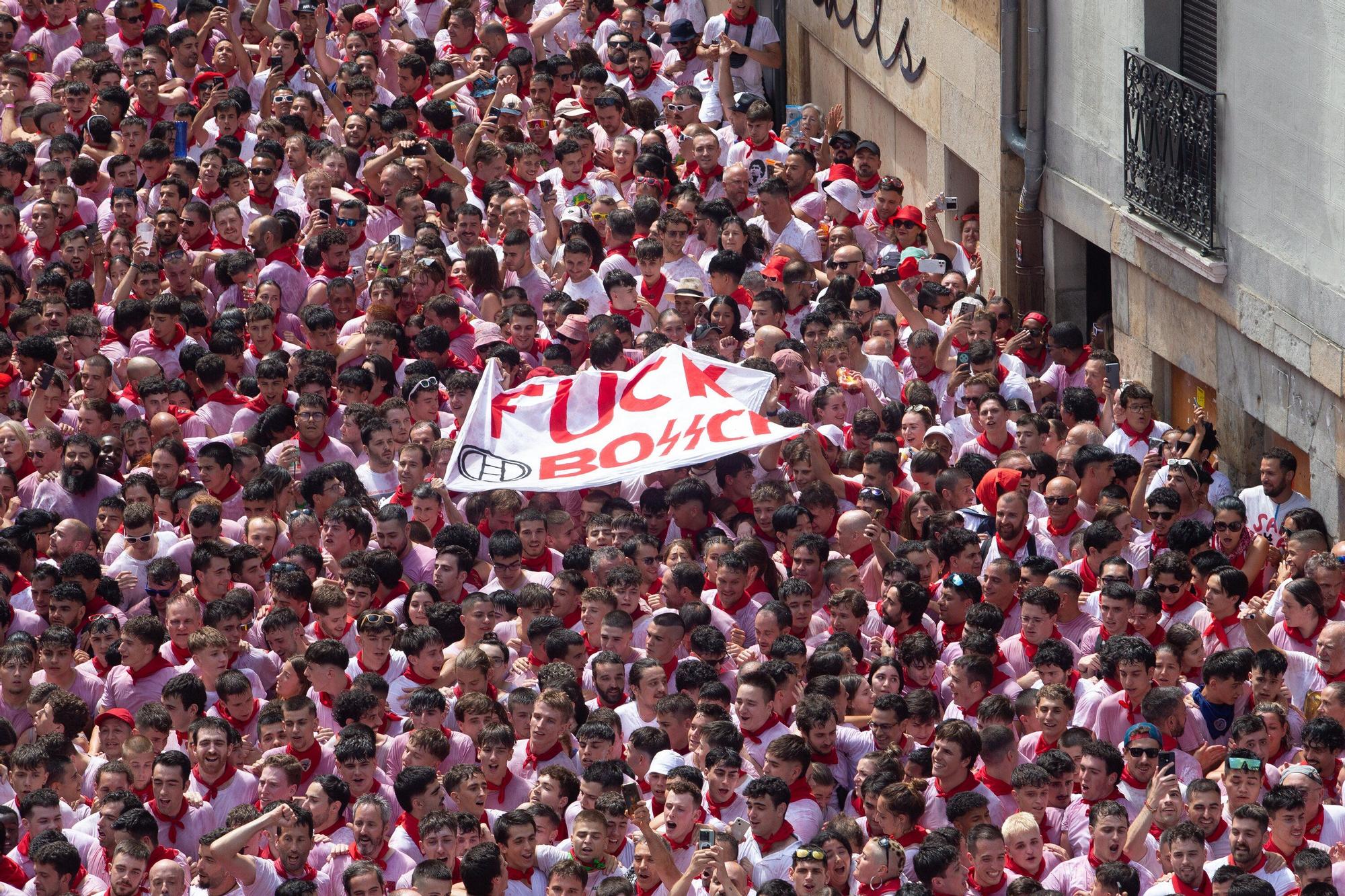 Fotos del  Chupinazo de San Fermín 2025 en Pamplona: ¡La fiesta más internacional se enciende con un grito solidario por Palestina!