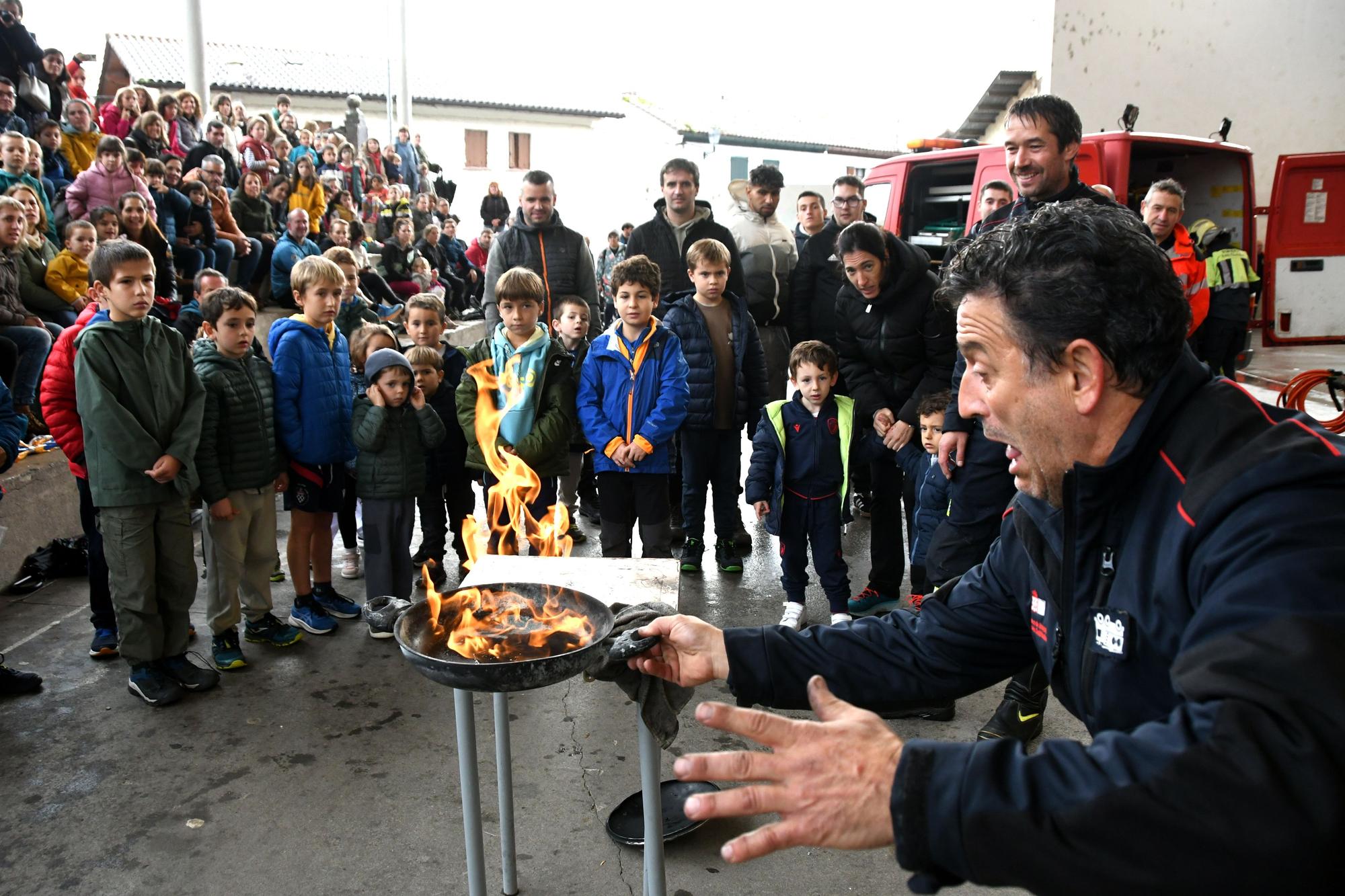 Las sirenas rompen el silencio de Elizondo