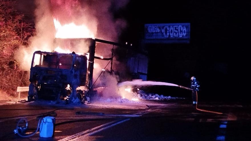 Reabierto el tráfico en los túneles de Belate y Almándoz en su sentido norte (N-121-A) tras arder un camión