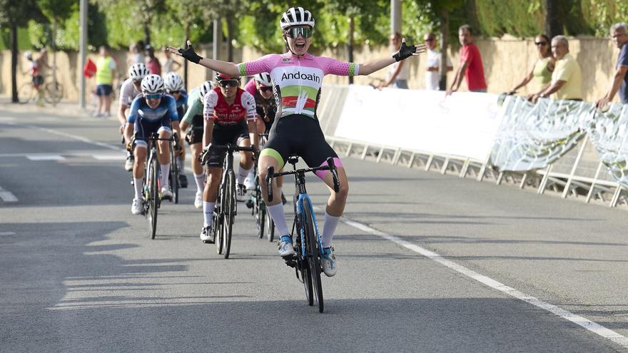 Dominio guipuzcoano en la primera etapa de la Vuelta a Pamplona femenina