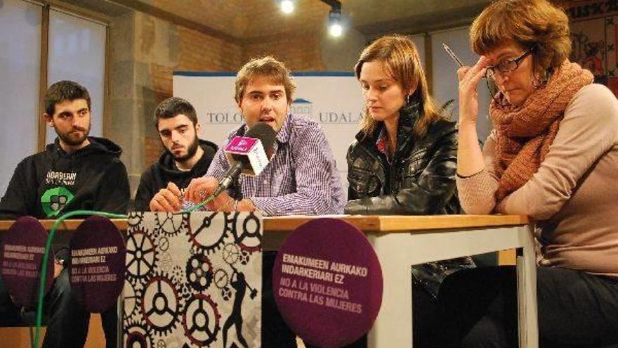Los organizadores y participantes del programa de este año, en la presentación de ayer.