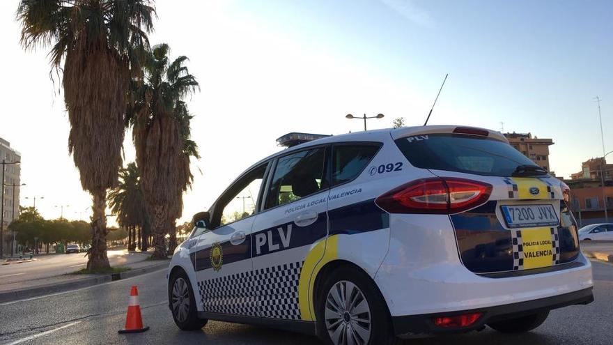 Imagen de archivo de un coche de la Policía Local de Valencia.