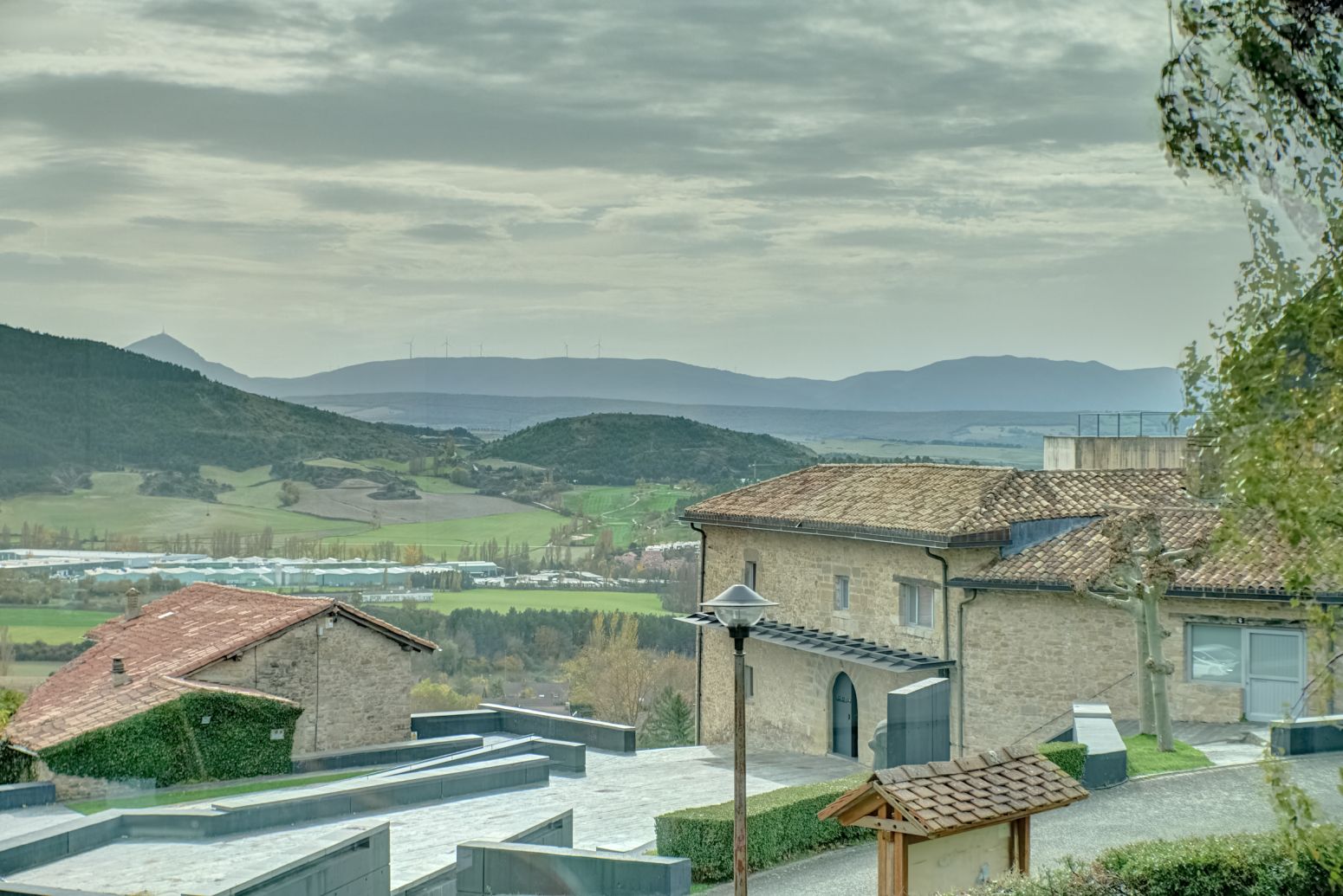 Una vivienda única en Alzuza sale al mercado: luz natural, paisaje del valle y un diseño pensado para el bienestar