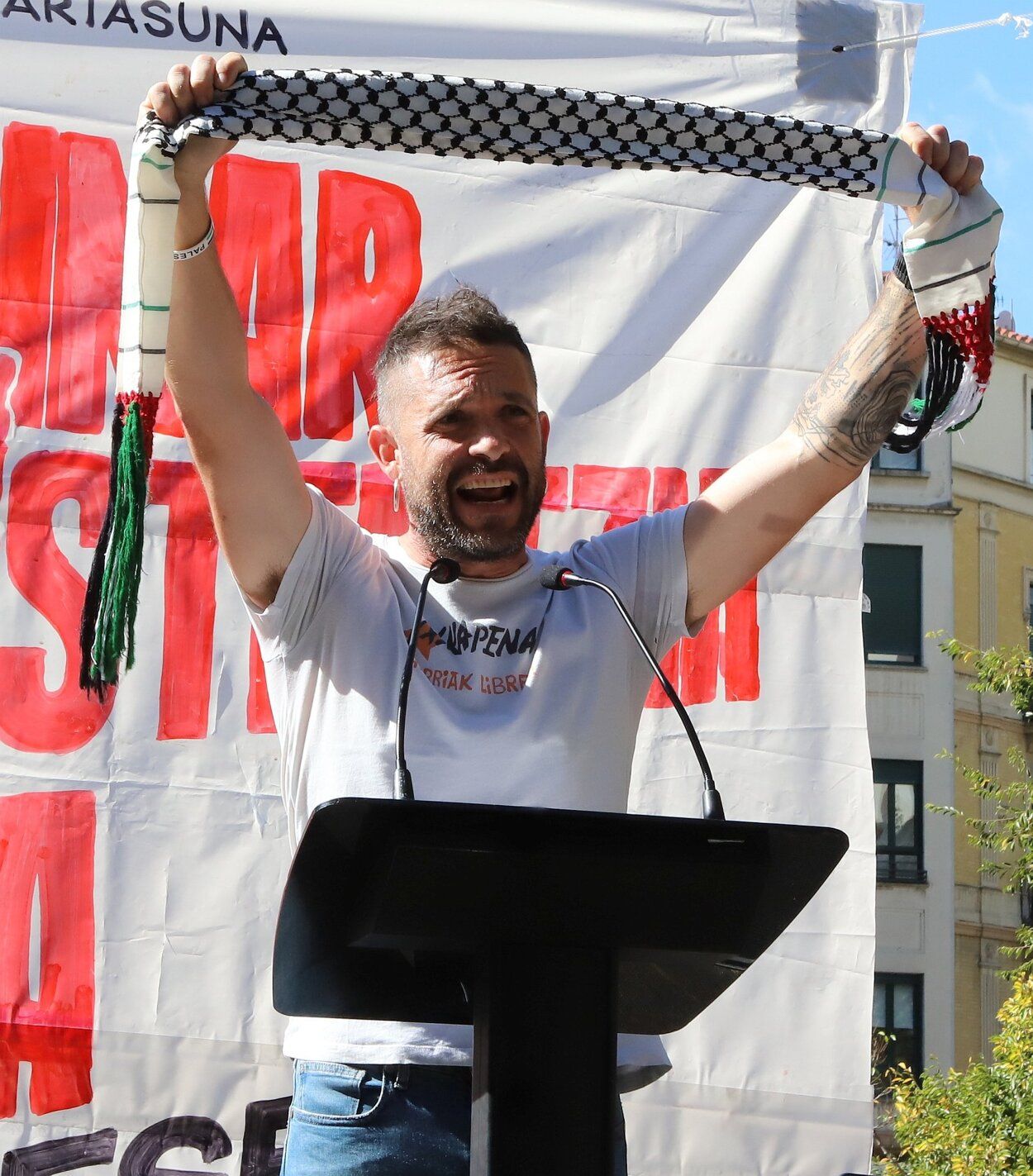 Fotos de la concentración en apoyo a Palestina en Pamplona este sábado