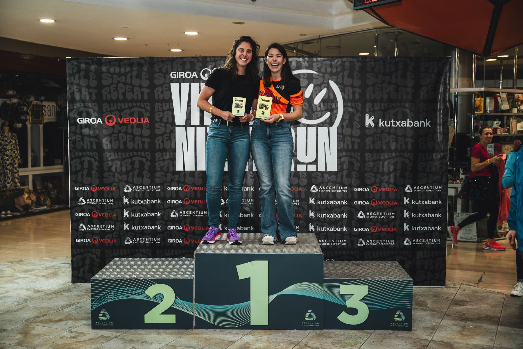 Las mejores imáganes de la Giroa Veolia Vitoria Night Run