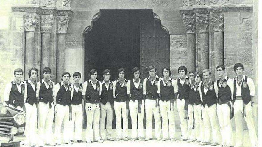 Tebanos Cincuenta años