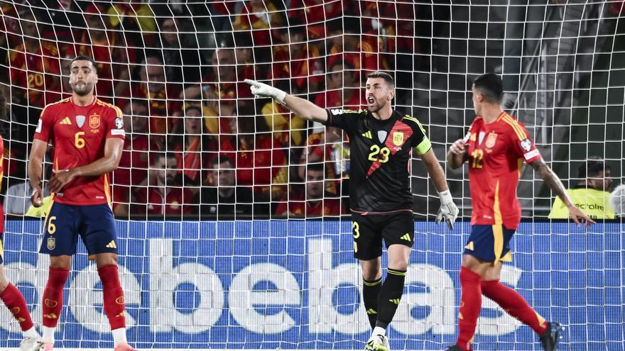 Unai Simón, un espectador en la victoria de España ante Georgia