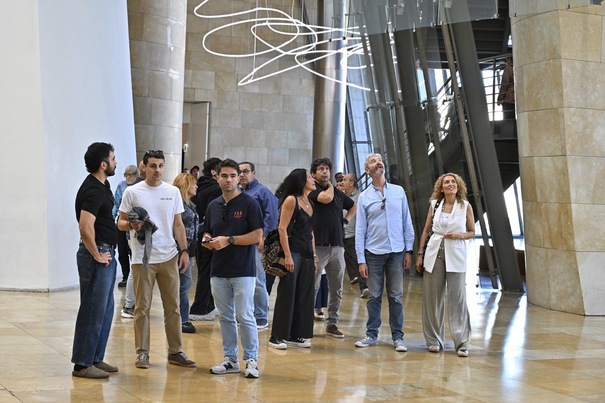 El Museo Guggenheim acoge a miles de visitantes en su 28º cumpleaños