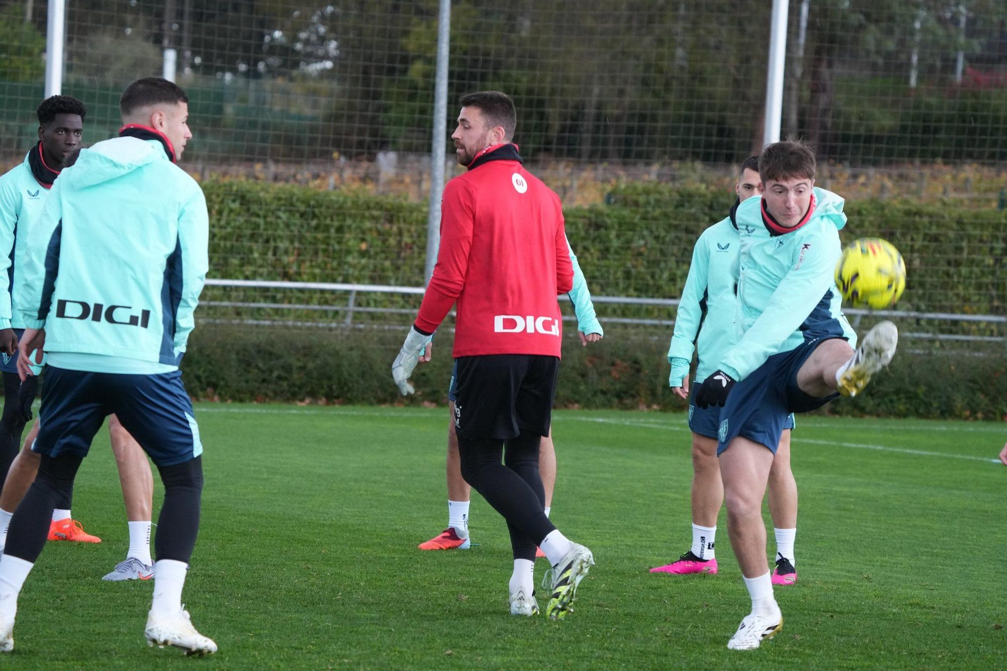 En imágenes: el Athletic entrena con todos sus efectivos disponibles