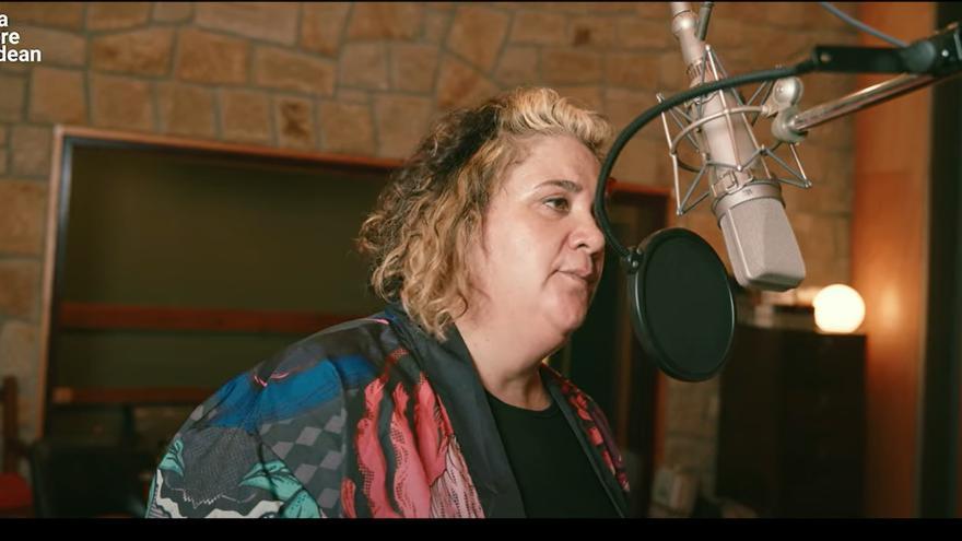 Aiora Renteria compartirá con Bulego su canción ‘Ardi beltza’ en Ura Bere Bidean