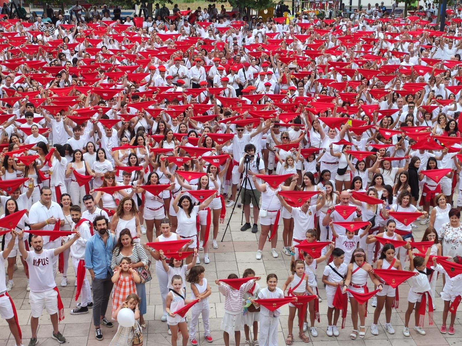 Fotos del cohete de fiestas de Andosilla