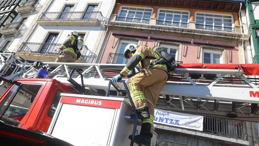 Seis heridos tras caer un falso techo sobre los clientes de un bar de Galdakao