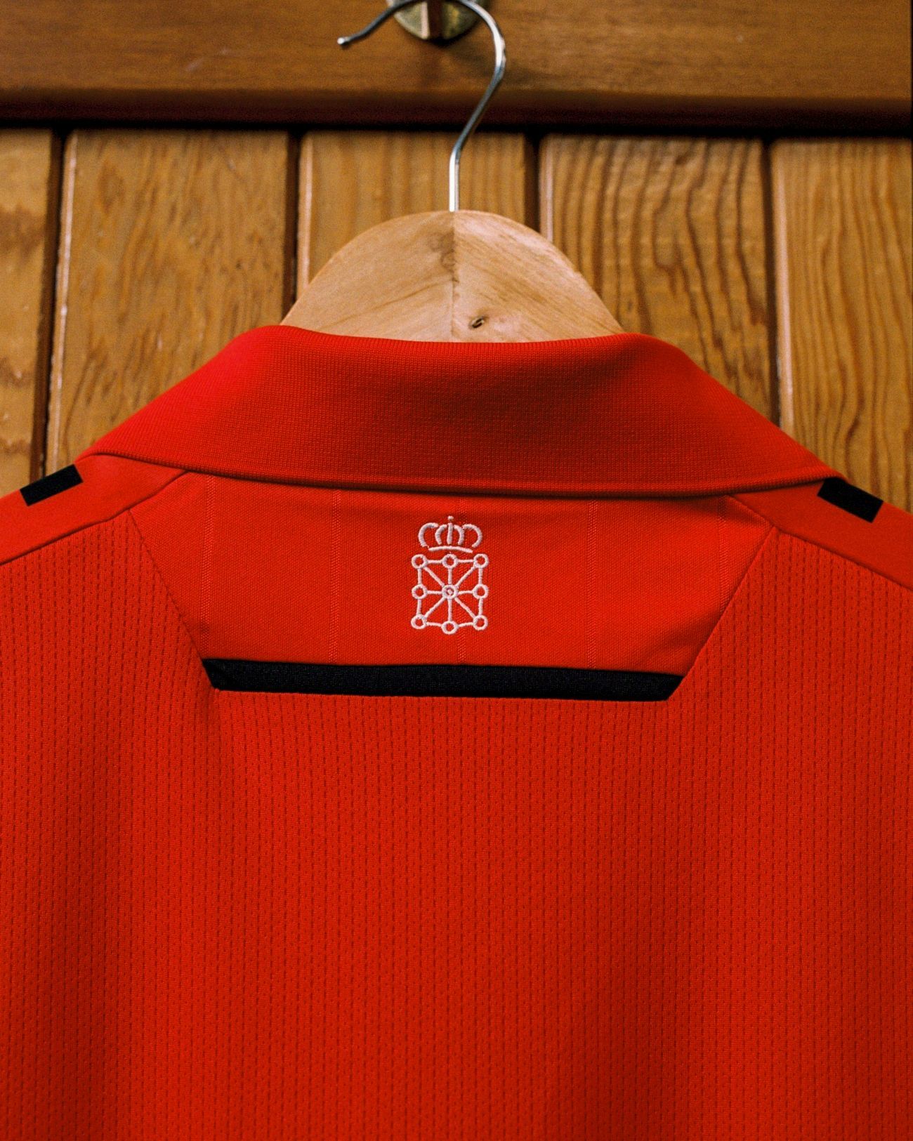 Imágenes de la nueva camiseta de Osasuna
