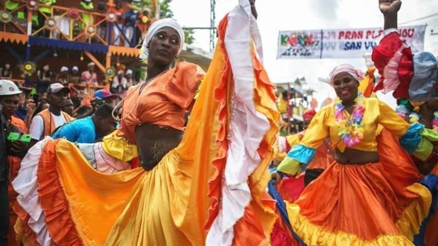 Arte, música y danza en el carnaval anual de Haití