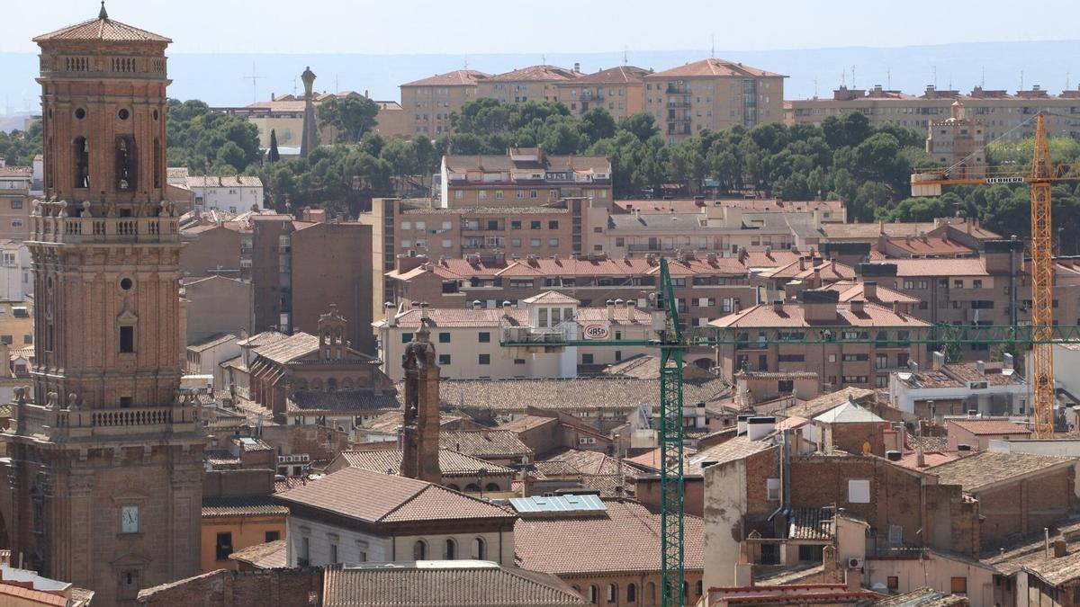 Vista de la catedral, el Ayuntamiento, el Corazón de María y la Torre Monreal.