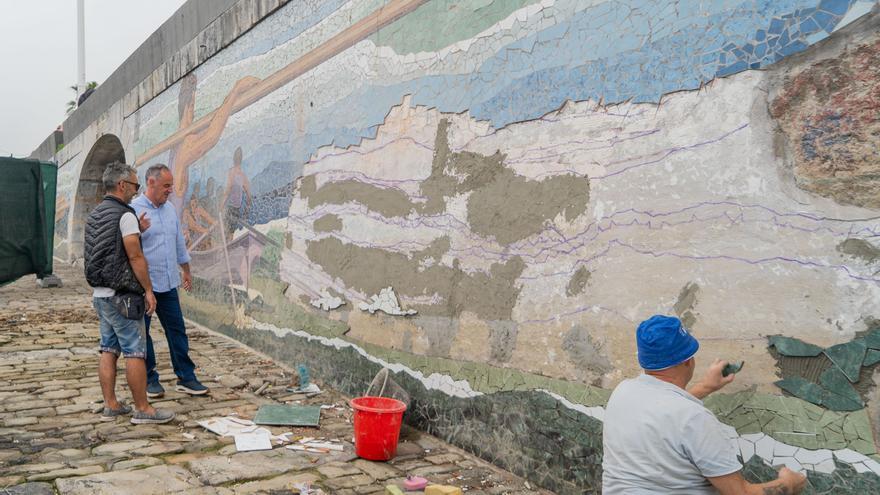 Santurtzi restaura uno de los murales del puerto