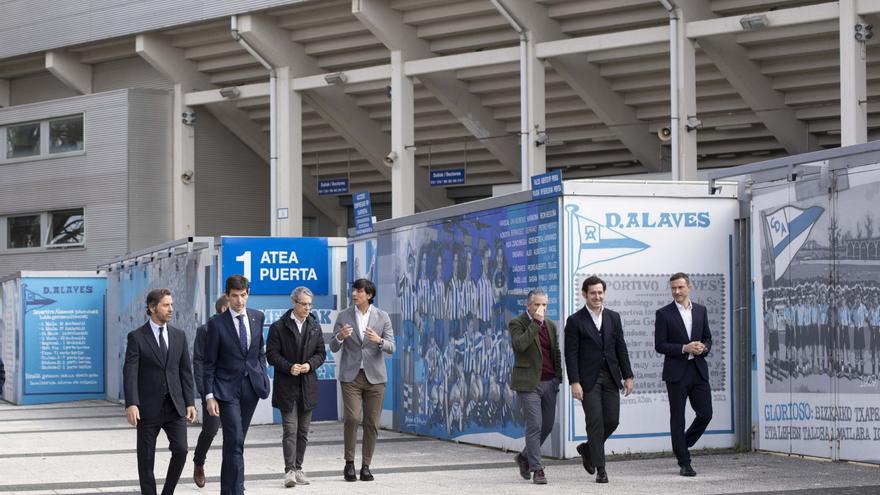 En imágenes: Presentación del nuevo entrenador del Deportivo Alavés, Quique Sánchez Flores