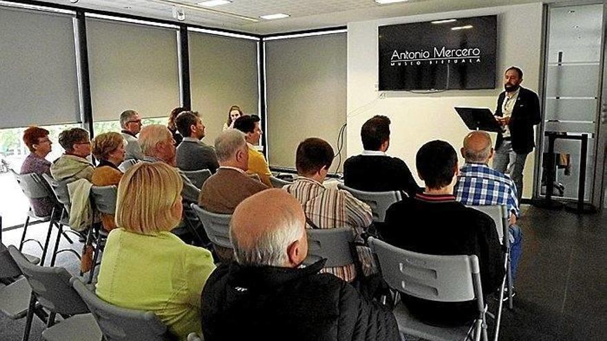 Denis Itxaso, ayer, en su discurso de la presentación de la web antoniomercero.eus.