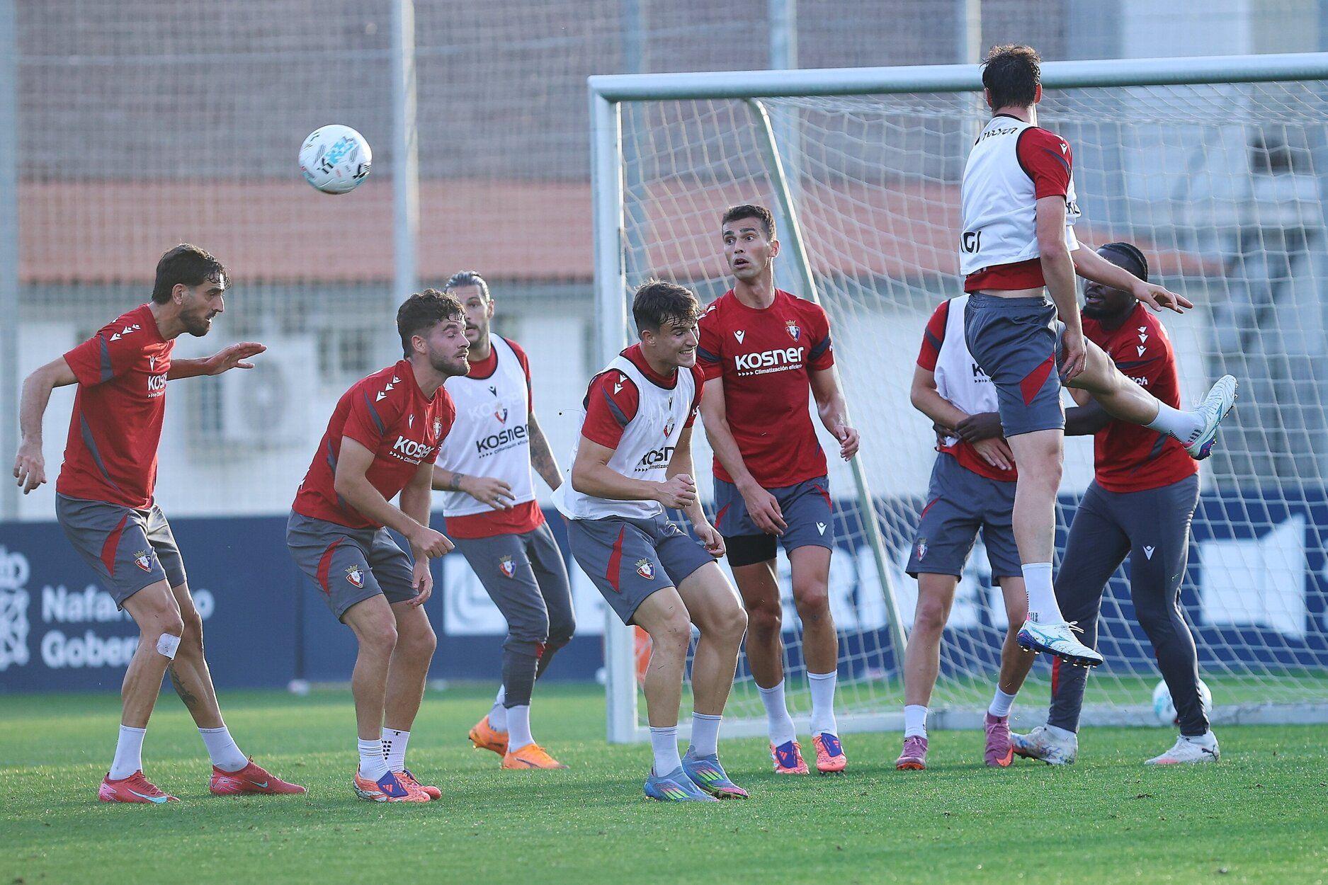 Entrenamiento de Osasuna en Tajonar del lunes 13 de octubre de 2025