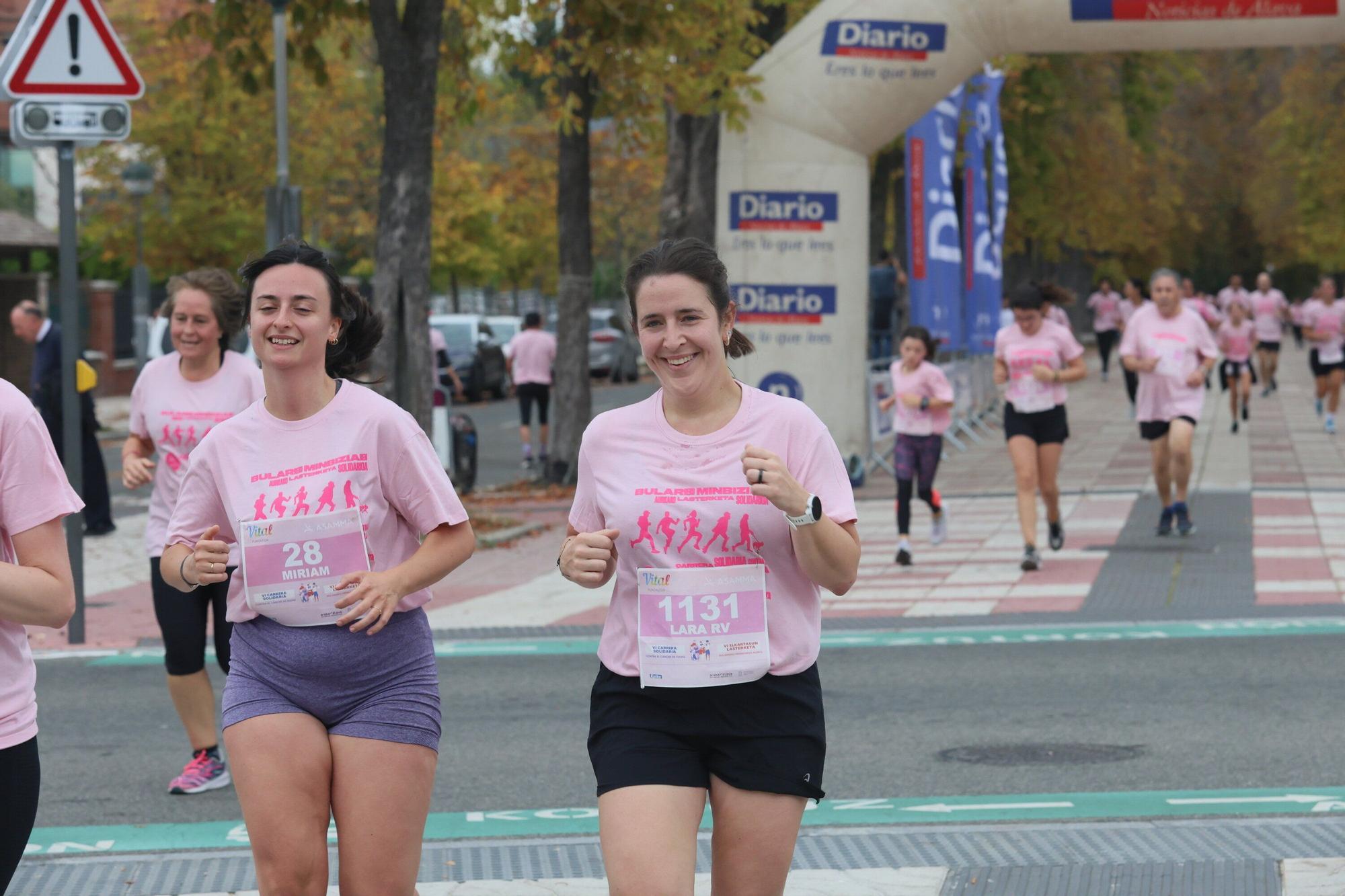 En imágenes: Vitoria se vuelca con la VI Carrera Solidaria contra el Cáncer de Mama