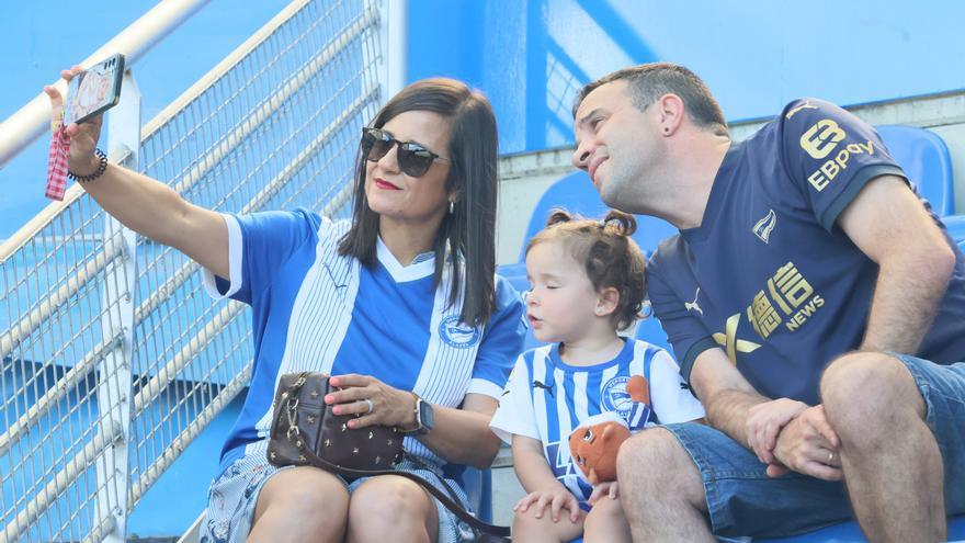 En imágenes: Ambientazo en el Alavés - Atlético en Mendizorroza (¡Búscate en las fotos!)