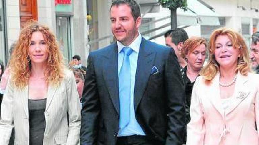 Blanca y Borja Thyssen, junto a Tita Cervera, en mejores momentos.