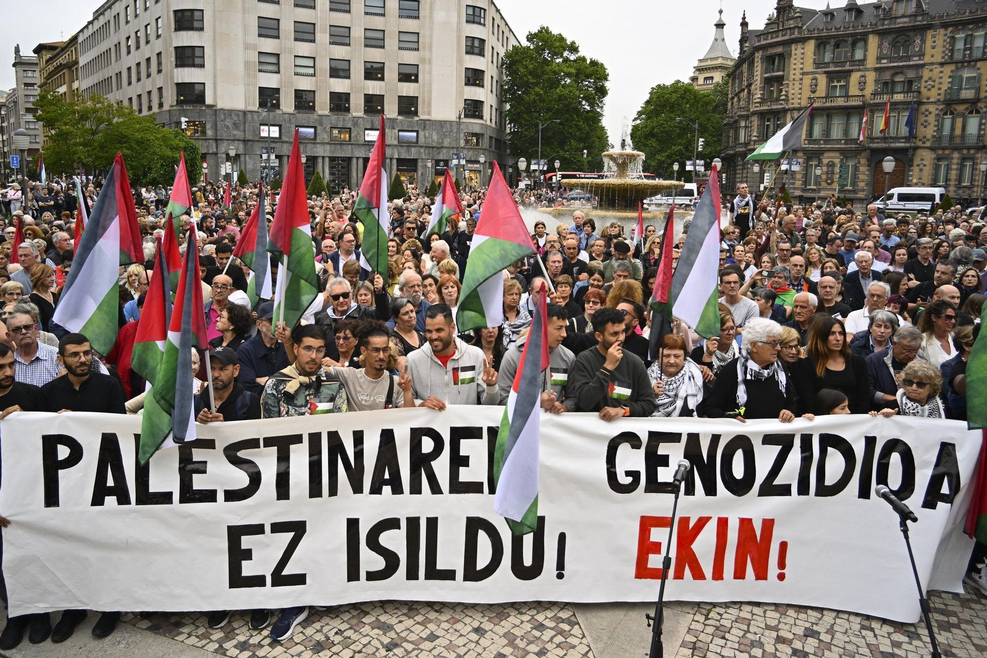 Manifestación en Bilbao para denunciar el "exterminio del pueblo palestino"