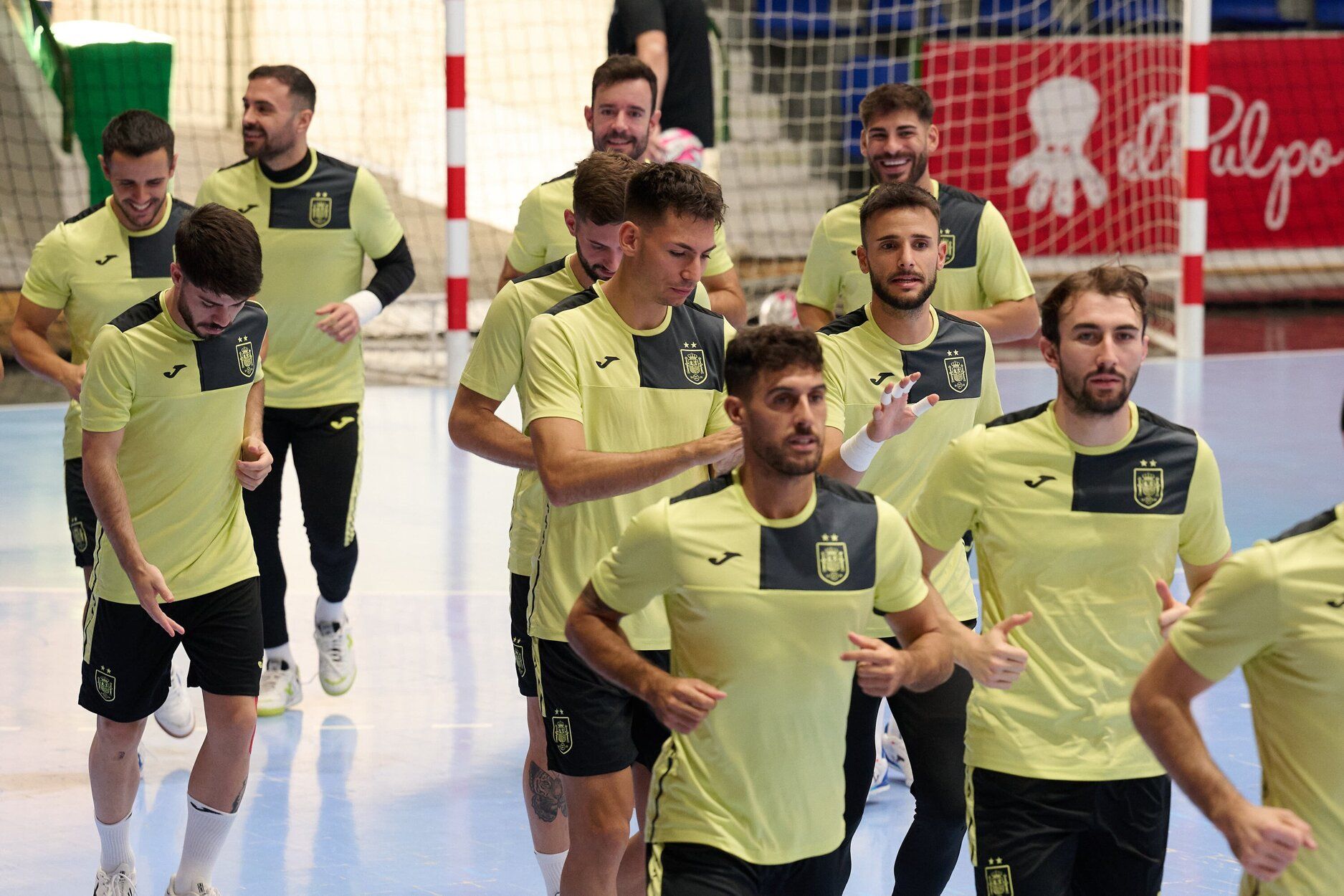 Fotos del entrenamiento de la selección española de fútbol sala en el pabellón Anaitasuna