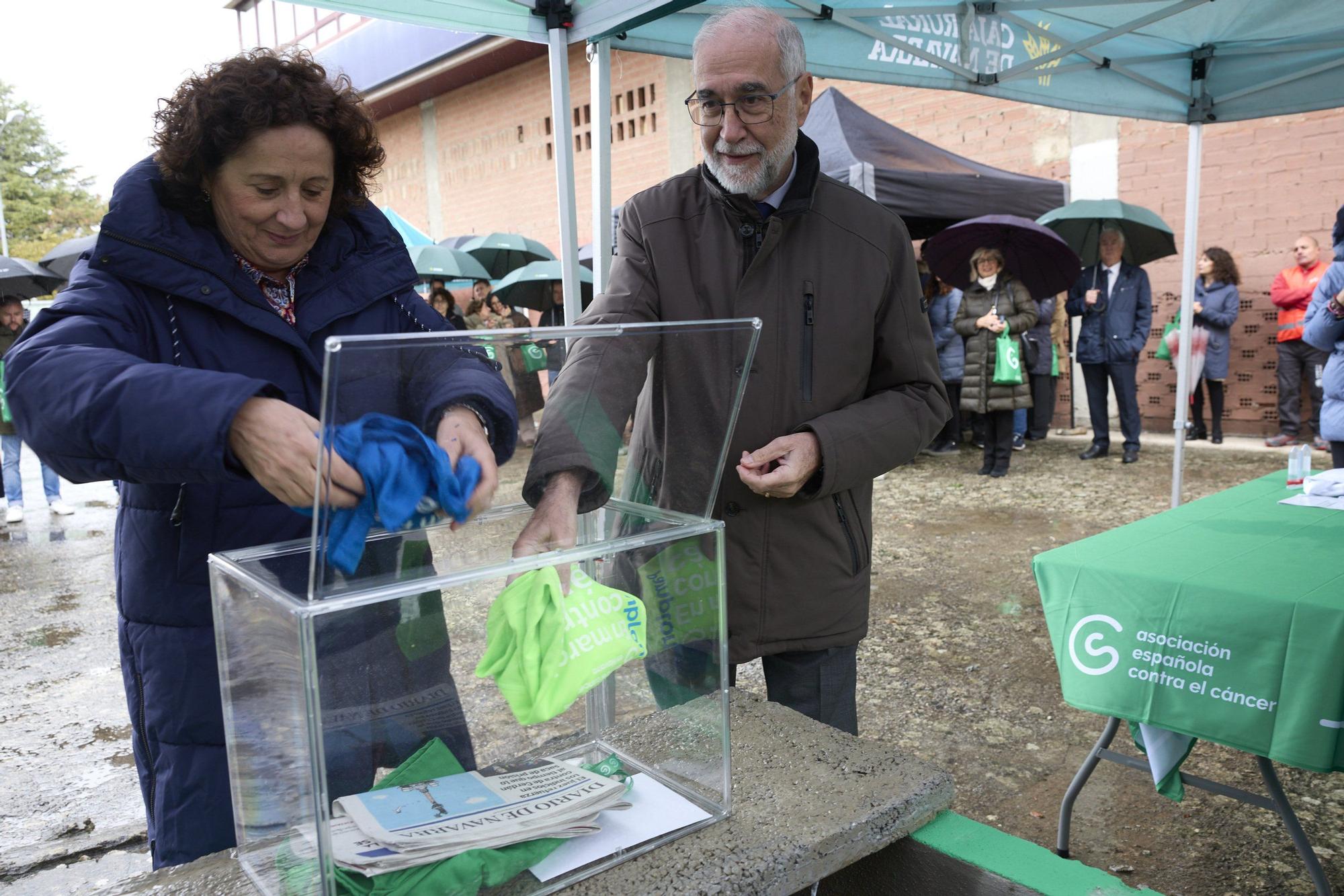Colocación de la primera piedra del nuevo espacio abierto de la AECC 'La casa de la Vida'