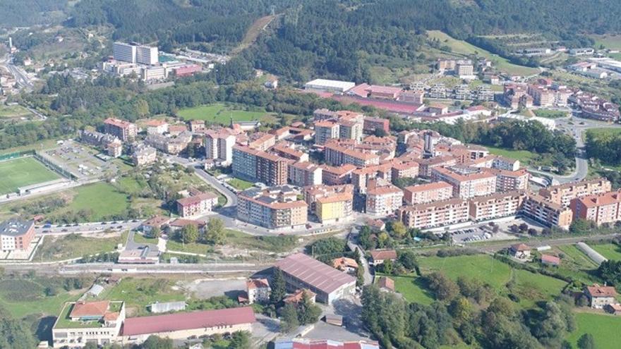 Usansolo convertirá la calle Ander Deuna en vía de un único sentido de circulación