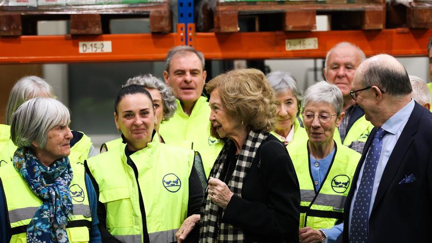 La reina Sofía visita el Banco de Alimentos de Bizkaia