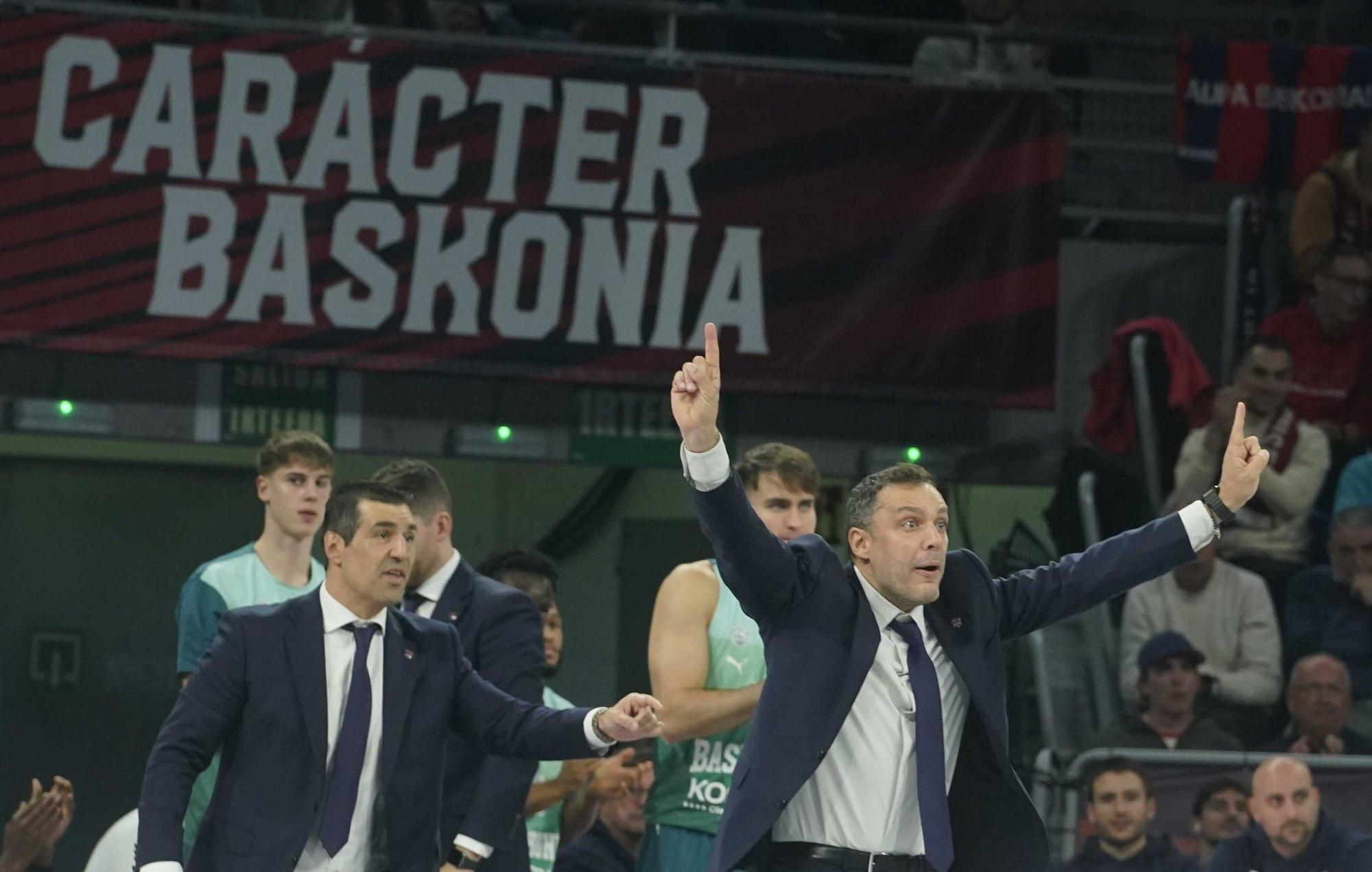 Todas las imágenes del Baskonia - Dubái (92-85)