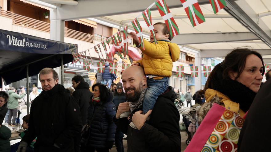 En imágenes: La Escuela Pública Vasca se reivindica con una fiesta en Gasteiz