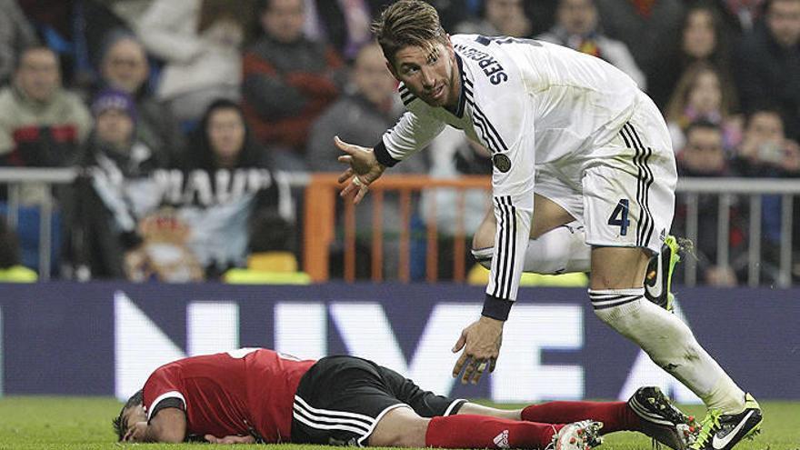 Ramos sancionado con cinco partidos por llamar &quot;sinvergüenza&quot; al árbitro