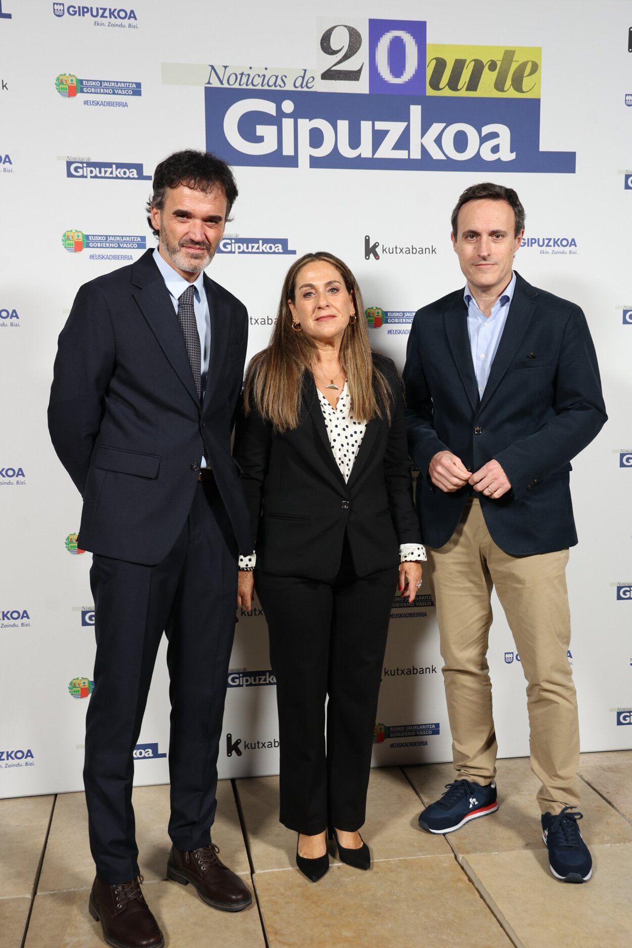 Xabier del Valle, Isabel de Lope y el exdiputado foral Jabier Larrañaga