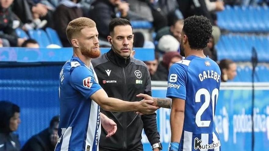 Un decorado inesperado en la banda derecha del Alavés