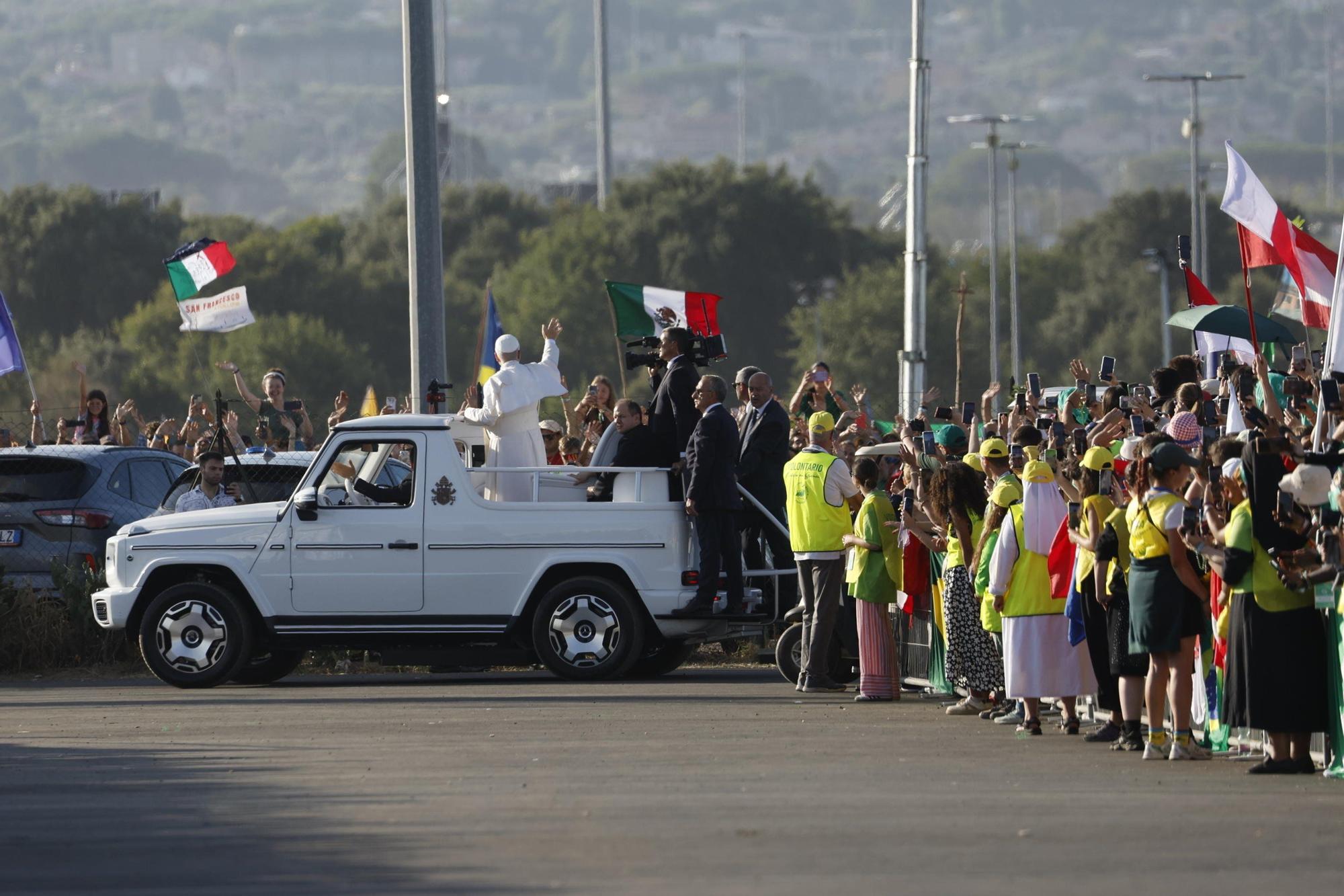 El papa León XIV despide el Jubileo de la Juventud