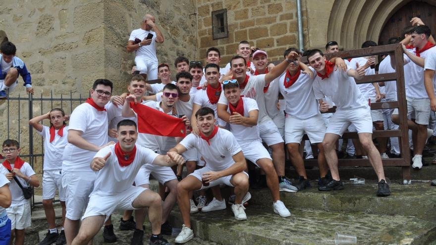 Fotos del cohete de fiestas de Artajona 2025