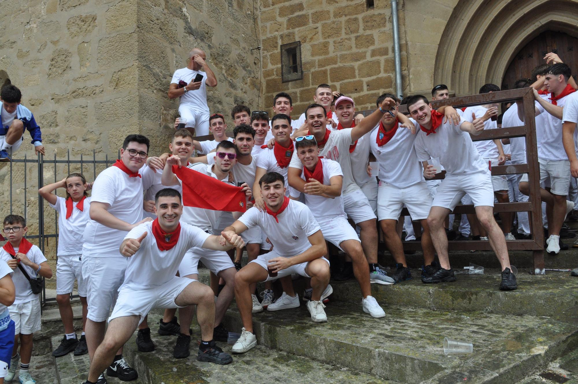 Fotos del cohete de fiestas de Artajona 2025
