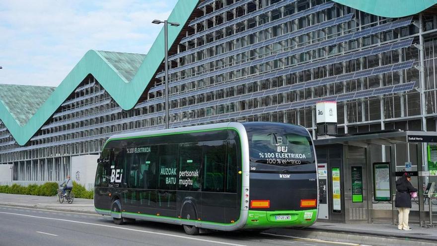 Los 403 paneles solares de la estación de buses de Vitoria solo cubren el 6% del gasto de energía