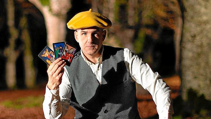 Jon Gorroño: “Urkiol Tarota es mi forma de unir nuestra mitología con un objeto cultural contemporáneo”