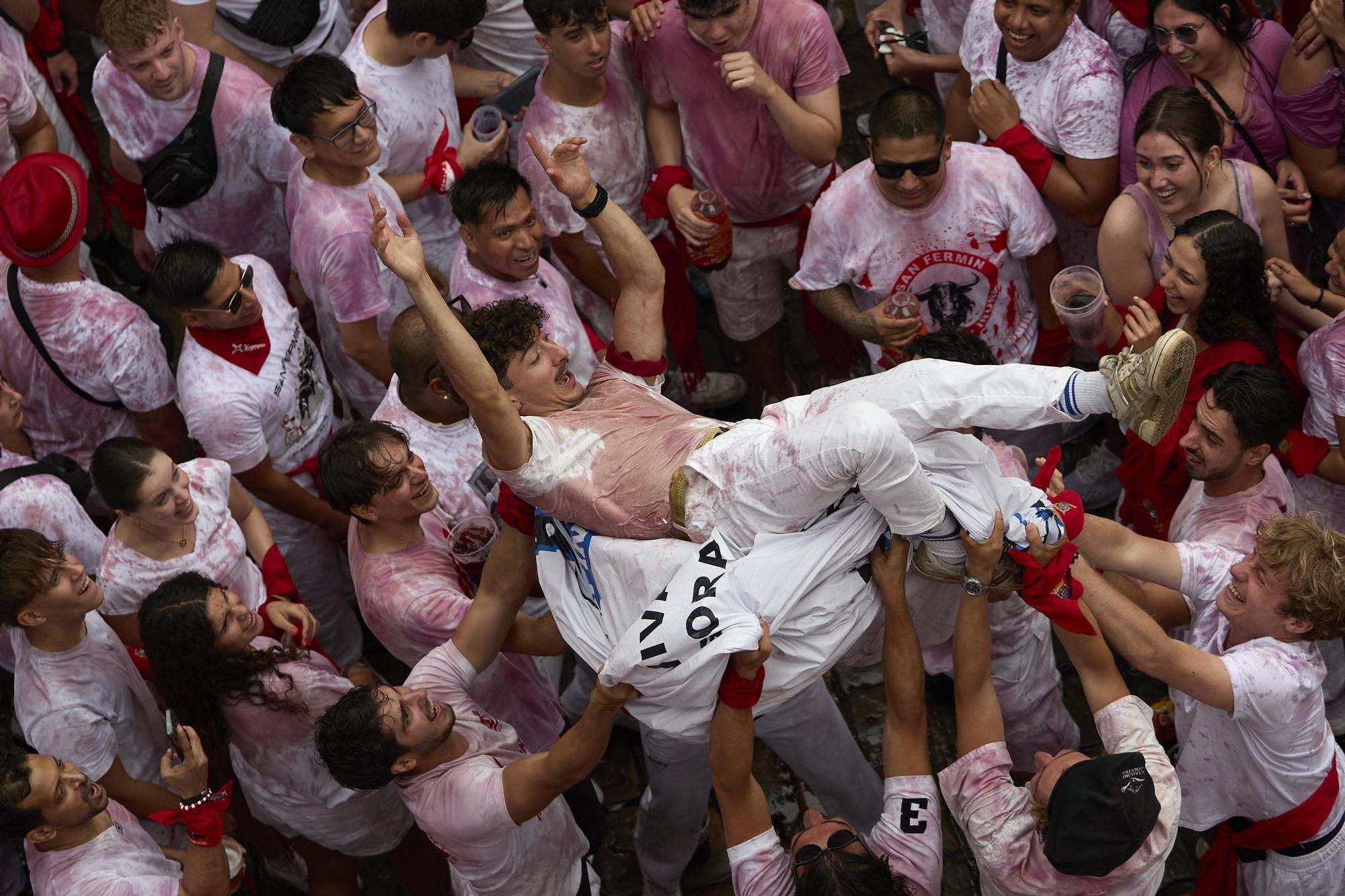 Fotos del  Chupinazo de San Fermín 2025 en Pamplona: ¡La fiesta más internacional se enciende con un grito solidario por Palestina!