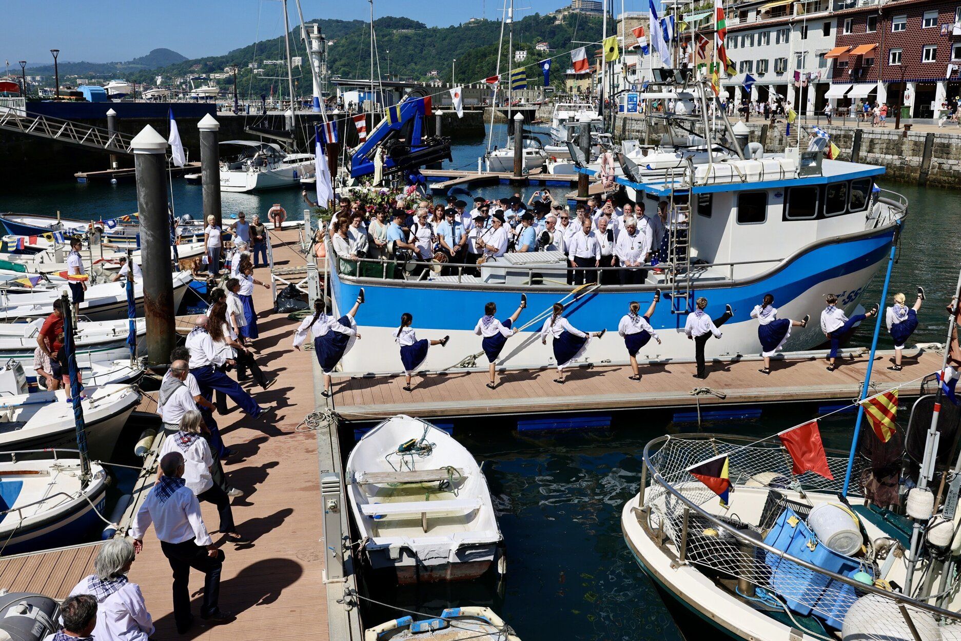 La procesión virgen del Carmen en el Barco Isturiz
