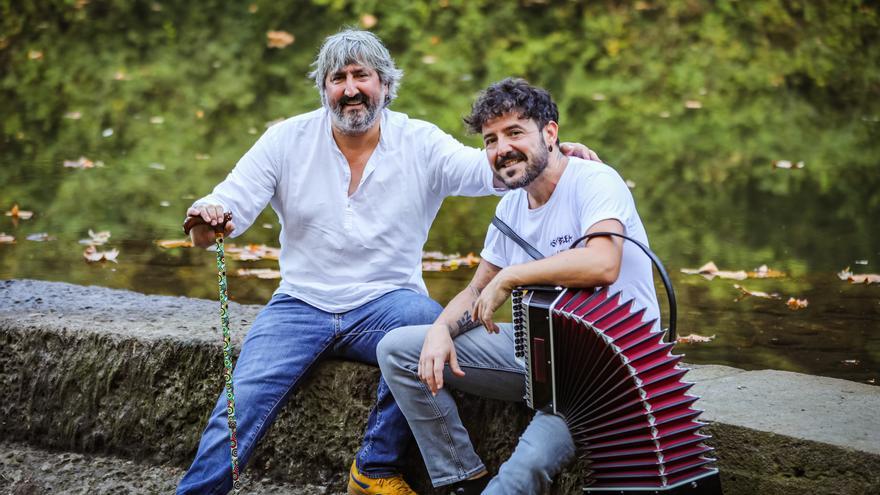 “Orri zuri baten aurrean jartzeak agertokira igotzeak baino bertigo gehiago ematen dit”